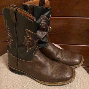 Youth size 4 boots